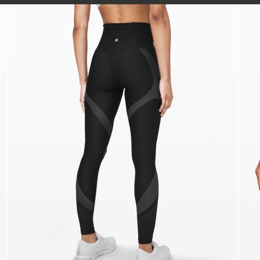 Lululemon🍋Mapped Out Black and Glacier Gray High-Rise Tights 28” Size 6 - Picture 2 of 8